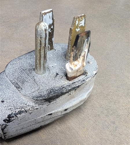 Melting of the receptacle to the blade